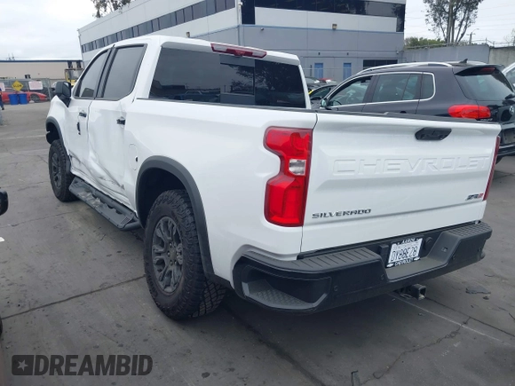 2025 Chevrolet Silverado 1500 with VIN 3GCUKHEL6SG224899, listed as a IAAI auction lot 41828205 with 3,067 mi miles and . Bid and sale history available at DreamBid. Image 3.