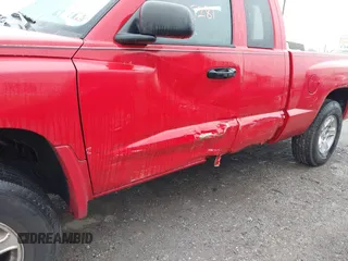 2005 Dodge Dakota SLT with VIN 1D7HW42N25S305244, listed as a IAAI auction lot 42517281 with 155,487 mi miles and . Bid and sale history available at DreamBid. Image 6.