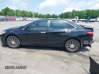 2015 Toyota Camry XLE z VIN 4T1BF1FK3FU089923, wystawiony jako IAAI lot #42285166 z przebiegiem 109 631 mil mil oraz . Historia ofert i sprzedaży dostępna na DreamBid. Obrazek 14.