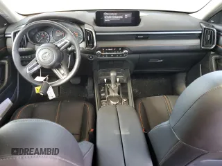 2023 Mazda CX-50 Premium Plus z VIN 7MMVABEY7PN111204, wystawiony jako Copart lot #44096543 z przebiegiem 6 476 mil mil oraz . Historia ofert i sprzedaży dostępna na DreamBid. Obrazek 8.