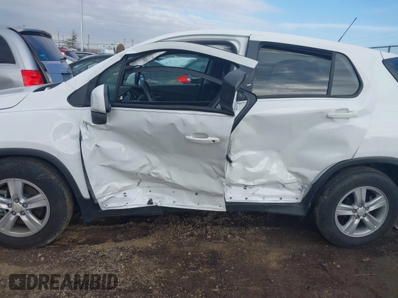 2020 Chevrolet Trax LS z VIN KL7CJKSB8LB085048, wystawiony jako IAAI lot #38242977 z przebiegiem 32 428 mil mil oraz . Historia ofert i sprzedaży dostępna na DreamBid. Obrazek 6.