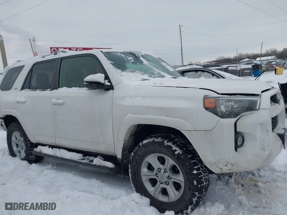 2019 Toyota 4Runner SR5 with VIN JTEBU5JRXK5680109, listed as a IAAI auction lot 41235305 with 91,470 mi miles. Bid and sale history available at carsss.com. Image 14.