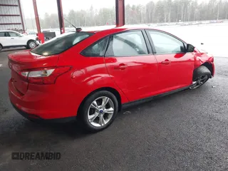 2013 Ford Focus SE z VIN 1FADP3F27DL111047, wystawiony jako IAAI lot #41946067 z przebiegiem 151 849 mil mil oraz . Historia ofert i sprzedaży dostępna na DreamBid. Obrazek 4.