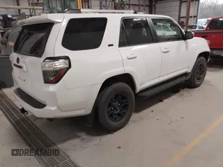 2022 Toyota 4Runner SR5 Premium с VIN JTENU5JR1N6056873, выставлен на аукционе IAAI как лот 42060542 с пробегом 41 883 миль миль и . История ставок и продаж доступна на DreamBid. Изображение 4.