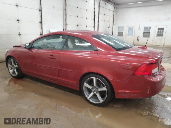 2011 Volvo C70 z VIN YV1672MC9BJ107576, wystawiony jako Copart lot #65650664 z przebiegiem 104 217 mil mil oraz Czysty tytuł • Clean title. Historia ofert i sprzedaży dostępna na DreamBid. Obrazek 2.