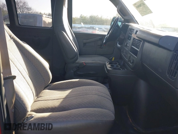 2020 Chevrolet City Express Cargo z VIN 1GCZGGFG5L1188853, wystawiony jako IAAI lot #41790969 z przebiegiem 104 599 mil mil oraz . Historia ofert i sprzedaży dostępna na DreamBid. Obrazek 5.