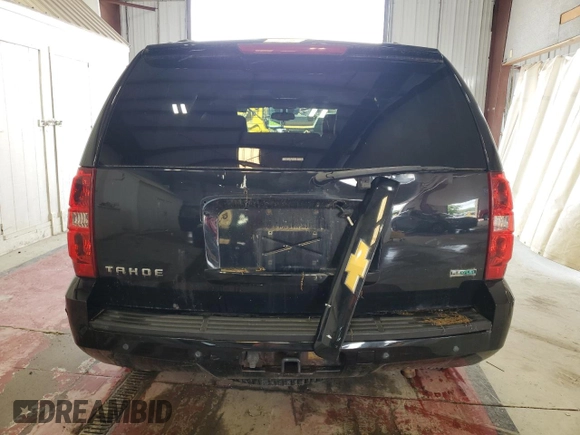 2010 Chevrolet Tahoe LT z VIN 1GNUKBE01AR176625, wystawiony jako Copart lot #59802355 z przebiegiem 99 056 mil mil oraz Czysty tytuł • Clean title. Historia ofert i sprzedaży dostępna na DreamBid. Obrazek 6.