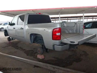 2007 Chevrolet Silverado 1500 LT w/1LT with VIN 3GCEK13367G545265, listed as a IAAI auction lot 41260768 with 162,356 mi miles. Bid and sale history available at carsss.com. Image 3.