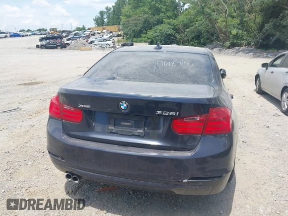 2015 BMW 3 Series 328i xDrive с VIN WBA3B5C54FF961859, выставлен на аукционе IAAI как лот 42647467 с пробегом Не указан миль и . История ставок и продаж доступна на DreamBid. Изображение 15.