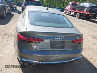 2024 Audi A5 Sportback S line Premium Plus z VIN WAUFACF52RA050222, wystawiony jako IAAI lot #42135082 z przebiegiem 36 607 mil mil oraz . Historia ofert i sprzedaży dostępna na DreamBid. Obrazek 17.