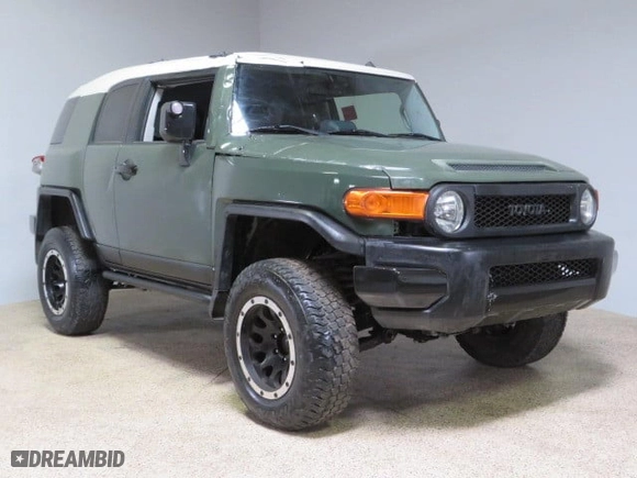 2014 Toyota FJ Cruiser with VIN JTEBU4BF7EK186066, listed as a Copart auction lot 44390845 with 88,297 mi miles and Salvage Title. Bid and sale history available at carsss.com. Image 1.