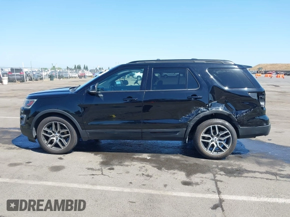 2017 Ford Explorer Sport z VIN 1FM5K8GT9HGC85696, wystawiony jako IAAI lot #42227743 z przebiegiem 105 941 mil mil oraz . Historia ofert i sprzedaży dostępna na DreamBid. Obrazek 14.