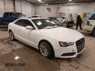 2013 Audi A5 Premium Plus z VIN WAULFAFR7DA012604, wystawiony jako IAAI lot #41562285 z przebiegiem 121 000 mil mil oraz . Historia ofert i sprzedaży dostępna na DreamBid. Obrazek 1.