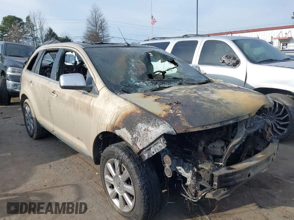 2007 Lincoln MKX z VIN 2LMDU68C07BJ21465, wystawiony jako IAAI lot #41401082 z przebiegiem Nie podano mil oraz . Historia ofert i sprzedaży dostępna na DreamBid. Obrazek 1.