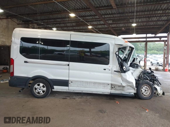 2020 Ford Transit Passenger XL z VIN 1FBAX2C83LKA24741, wystawiony jako IAAI lot #42456148 z przebiegiem Nie podano mil oraz . Historia ofert i sprzedaży dostępna na DreamBid. Obrazek 14.