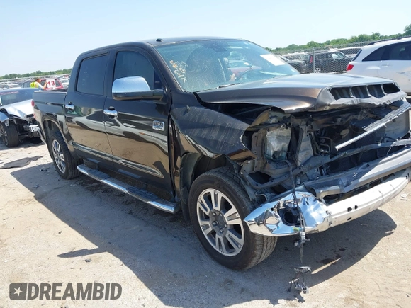 2018 Toyota Tundra SR5 z VIN 5TFAW5F18JX699080, wystawiony jako IAAI lot #42242945 z przebiegiem Nie podano mil oraz . Historia ofert i sprzedaży dostępna na DreamBid. Obrazek 1.