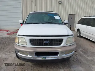1998 Ford Expedition XLT with VIN 1FMRU1766WLC18376, listed as a IAAI auction lot 41538576 with 176,079 mi miles. Bid and sale history available at carsss.com. Image 6.