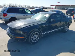 2006 Ford Mustang Standard with VIN 1ZVFT80N065139002, listed as a IAAI auction lot 38550026 with 227,614 mi miles. Bid and sale history available at carsss.com. Image 2.