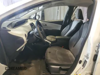 2019 Toyota Prius LE z VIN JTDL9RFUXK3004270, wystawiony jako Copart lot #57160885 z przebiegiem 185 420 mil mil oraz Czysty tytuł • Clean title. Historia ofert i sprzedaży dostępna na DreamBid. Obrazek 7.
