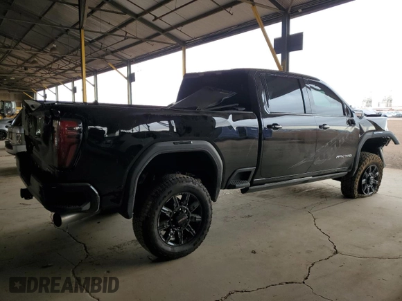 2025 GMC Sierra 2500HD AT4 z VIN 1GT4UPEY9SF116939, wystawiony jako Copart lot #55508755 z przebiegiem 13 602 mil mil oraz Szkoda całkowita • Salvage title. Historia ofert i sprzedaży dostępna na DreamBid. Obrazek 3.