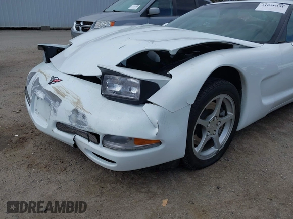 2000 Chevrolet Corvette with VIN 1G1YY12G7Y5115827, listed as a IAAI auction lot 41890391 with 38,815 mi miles. Bid and sale history available at carsss.com. Image 13.
