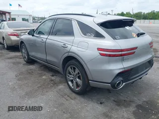 2023 Genesis GV70 Sport z VIN KMUMCDTC9PU093915, wystawiony jako IAAI lot #42147430 z przebiegiem 40 349 mil mil oraz . Historia ofert i sprzedaży dostępna na DreamBid. Obrazek 3.