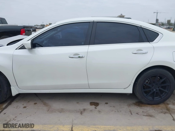 2013 Nissan Altima 2.5 S with VIN 1N4AL3AP5DC909516, listed as a IAAI auction lot 41635338 with 161,201 mi miles. Bid and sale history available at carsss.com. Image 15.