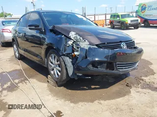 2013 Volkswagen Jetta SE with VIN 3VWDP7AJ3DM438668, listed as a IAAI auction lot 42235014 with 128,406 mi miles and . Bid and sale history available at DreamBid. Image 1.