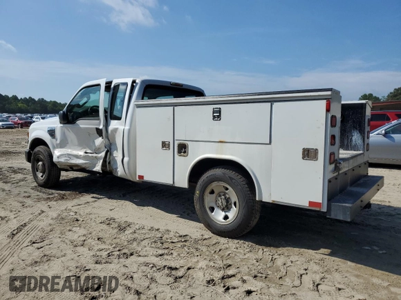 2008 Ford F-250 XL with VIN 1FDSX20558ED20386, listed as a Copart auction lot 61328455 with 111,449 mi miles and Salvage title. Bid and sale history available at DreamBid. Image 2.