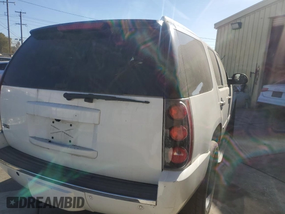 2010 GMC Yukon Denali with VIN 1GKUCEEF7AR129003, listed as a Copart auction lot 42192735 with 227,205 mi miles and Clean Title. Bid and sale history available at carsss.com. Image 4.