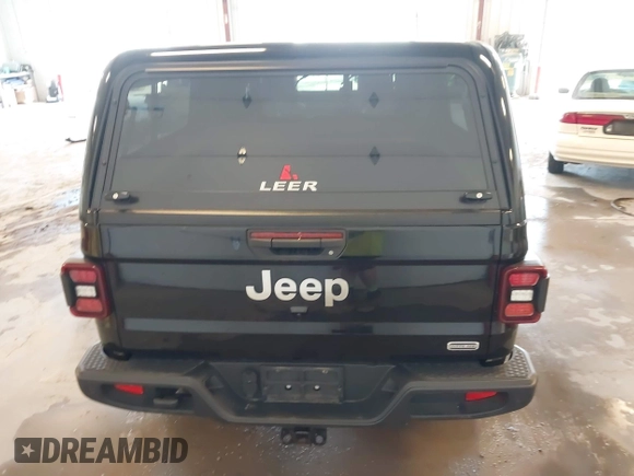 2020 Jeep Gladiator Overland with VIN 1C6HJTFG5LL140142, listed as a IAAI auction lot 42452310 with 111,884 mi miles and . Bid and sale history available at DreamBid. Image 16.