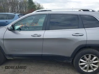 2016 Jeep Cherokee Limited with VIN 1C4PJMDS6GW252261, listed as a IAAI auction lot 42118550 with 164,846 mi miles and . Bid and sale history available at DreamBid. Image 14.