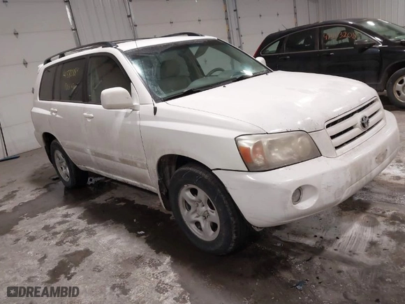 2007 Toyota Highlander with VIN JTEGD21AX70165811, listed as a IAAI auction lot 41582884 with 216,497 mi miles. Bid and sale history available at carsss.com. Image 1.