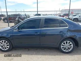 2010 Volkswagen Jetta Limited Edition with VIN 3VWRX7AJ1AM067933, listed as a IAAI auction lot 42153235 with 127,051 mi miles and . Bid and sale history available at DreamBid. Image 14.