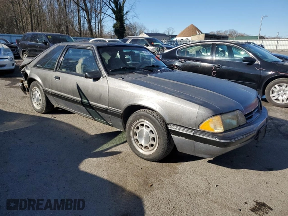 1993 Ford Mustang с VIN 1FACP41M6PF186870, выставлен на аукционе Copart как лот 87487744 с пробегом 37 671 миль миль и Списание • Salvage title. История ставок и продаж доступна на DreamBid. Изображение 4.