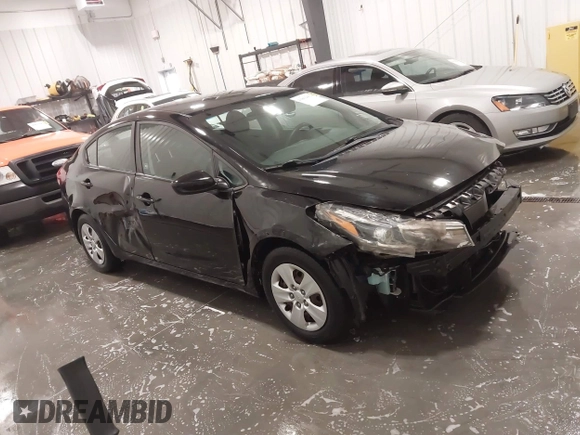 2018 Kia Forte LX with VIN 3KPFK4A78JE175080, listed as a IAAI auction lot 41862412 with 68,346 mi miles. Bid and sale history available at carsss.com. Image 1.