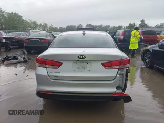 2016 Kia Optima LX z VIN 5XXGT4L37GG010780, wystawiony jako IAAI lot #42320573 z przebiegiem 154 662 mil mil oraz . Historia ofert i sprzedaży dostępna na DreamBid. Obrazek 16.