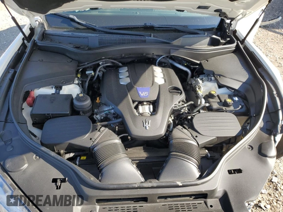 2017 Maserati Levante S with VIN ZN661YUS4HX196060, listed as a Copart auction lot 67406744 with 71,129 mi miles and Salvage title. Bid and sale history available at DreamBid. Image 12.
