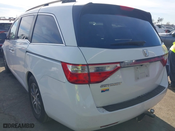 2011 Honda Odyssey EX-L with VIN 5FNRL5H67BB007777, listed as a IAAI auction lot 41402903 with 210,921 mi miles. Bid and sale history available at carsss.com. Image 3.