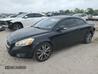 2012 Volvo C70 T5 with VIN YV1672MC7CJ131358, listed as a Copart auction lot 51735285 with 141,764 mi miles and Salvage Title. Bid and sale history available at carsss.com. Image 1.