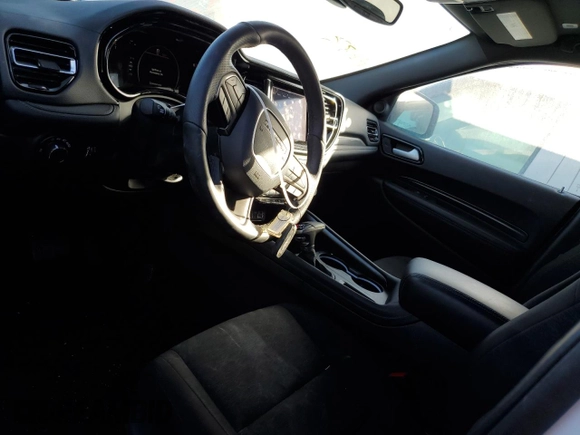 2024 Dodge Durango SXT with VIN 1C4RDJAG5RC115010, listed as a Copart auction lot 76638264 with 8,661 mi miles and Salvage title. Bid and sale history available at DreamBid. Image 7.