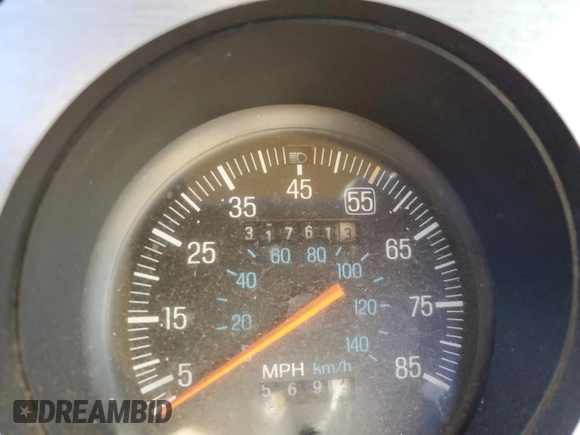 1988 Ford Bronco с VIN 1FMCU14T2JUB33747, выставлен на аукционе Copart как лот 42911345 с пробегом 31 761 миль миль и Списание • Salvage title. История ставок и продаж доступна на DreamBid. Изображение 9.