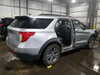 2022 Ford Explorer XLT z VIN 1FMSK8DH3NGB15185, wystawiony jako Copart lot #57857555 z przebiegiem 75 541 mil mil oraz Szkoda całkowita • Salvage title. Historia ofert i sprzedaży dostępna na DreamBid. Obrazek 3.