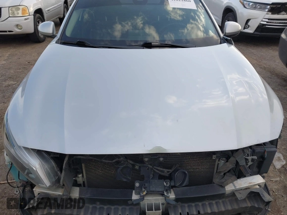 2019 Nissan Altima 2.5 Platinum with VIN 1N4BL4FV9KC100518, listed as a IAAI auction lot 41611860 with 150,216 mi miles. Bid and sale history available at carsss.com. Image 10.