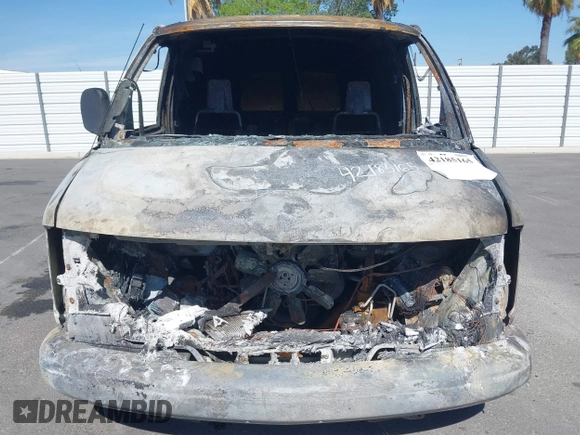 2002 Chevrolet City Express Cargo z VIN 1GCEG15W221139001, wystawiony jako IAAI lot #42185165 z przebiegiem Nie podano mil oraz . Historia ofert i sprzedaży dostępna na DreamBid. Obrazek 6.