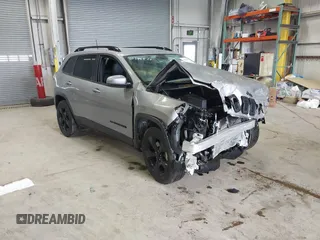 2020 Jeep Cherokee Altitude z VIN 1C4PJMLX6LD501886, wystawiony jako IAAI lot #42118677 z przebiegiem 41 853 mil mil oraz . Historia ofert i sprzedaży dostępna na DreamBid. Obrazek 1.