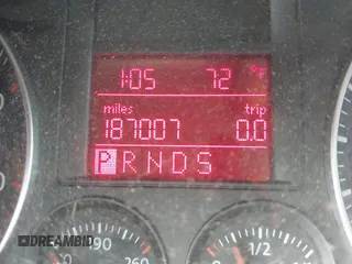 2006 Volkswagen Jetta 2.5L z VIN 3VWRF71K26M772095, wystawiony jako IAAI lot #41706041 z przebiegiem 187 007 mil mil oraz . Historia ofert i sprzedaży dostępna na DreamBid. Obrazek 7.