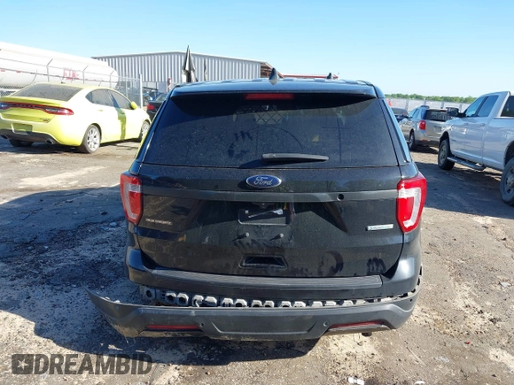 2019 Ford Police Interceptor Utility z VIN 1FM5K8AT0KGA31584, wystawiony jako IAAI lot #42011705 z przebiegiem 145 304 mil mil oraz . Historia ofert i sprzedaży dostępna na DreamBid. Obrazek 16.