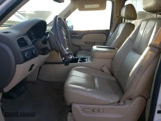2013 Chevrolet Suburban LT with VIN 1GNSKJE75DR174220, listed as a Copart auction lot 43262365 with 141,875 mi miles and Salvage Title. Bid and sale history available at carsss.com. Image 7.
