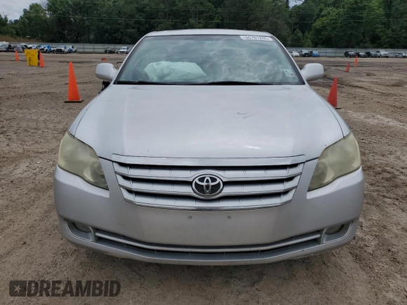 2006 Toyota Avalon XL z VIN 4T1BK36B36U066018, wystawiony jako Copart lot #56701295 z przebiegiem 231 694 mil mil oraz Szkoda całkowita • Salvage title. Historia ofert i sprzedaży dostępna na DreamBid. Obrazek 5.